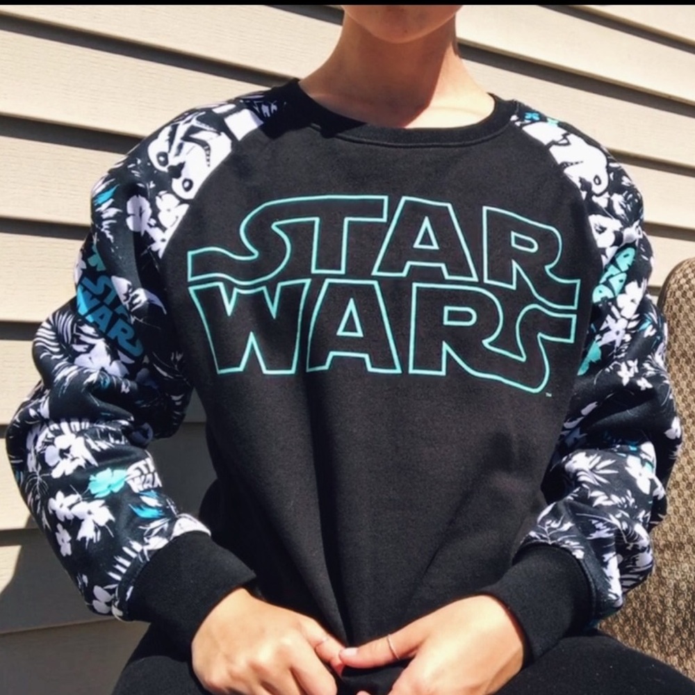 Star Wars black sweatshirt Hawaiian Print sleeves women’s size L